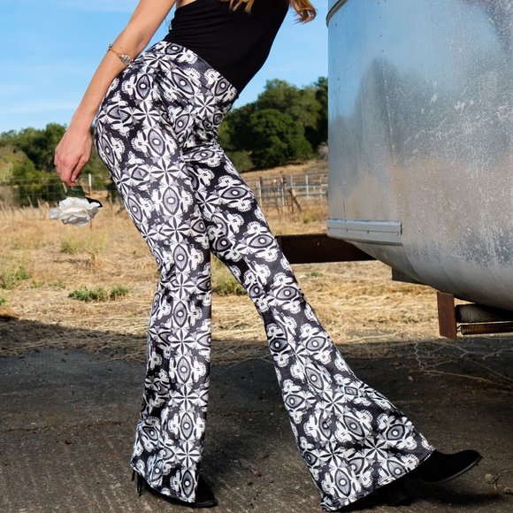 Grateful Dead Bell Bottoms - Stealie Print - Picture 3 of 11